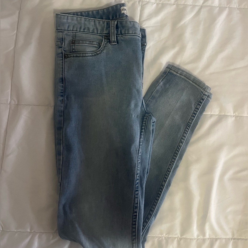 free people light wash skinny jeans